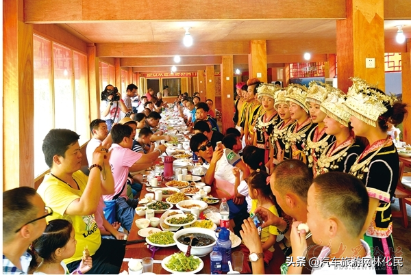 日照竹洞天风景区侗族特色美食—“百家宴”